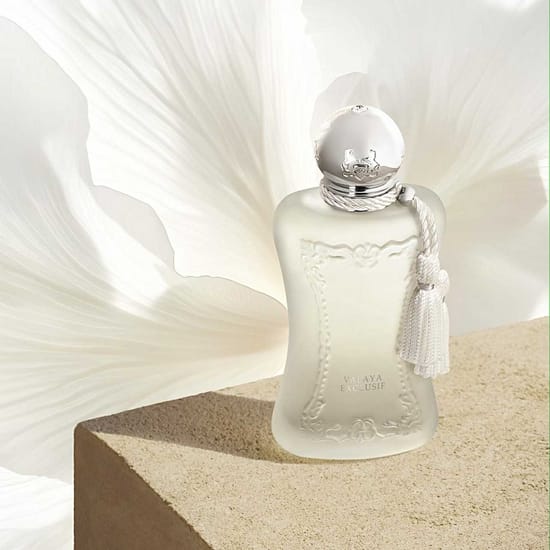 Parfumi Parfums de Marly Valaya Exclusif pudel lähedalt
