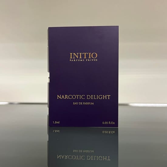 Initio narcotic delight edp näidise pudeli lähivõte