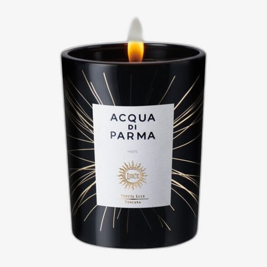 Elegantne Acqua di Parma Tenuta Luce lõhnaküünal stiilses interjööris
