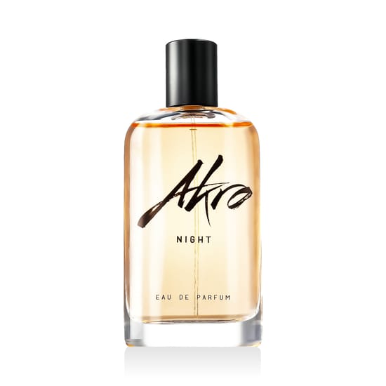 Изящный флакон Akro Night EDP, подчёркивающий его роскошный дизайн