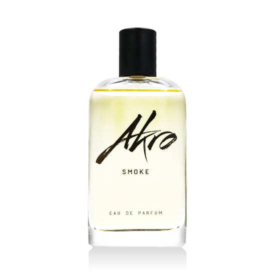 Флакон парфюма Akro Smoke EDP вблизи