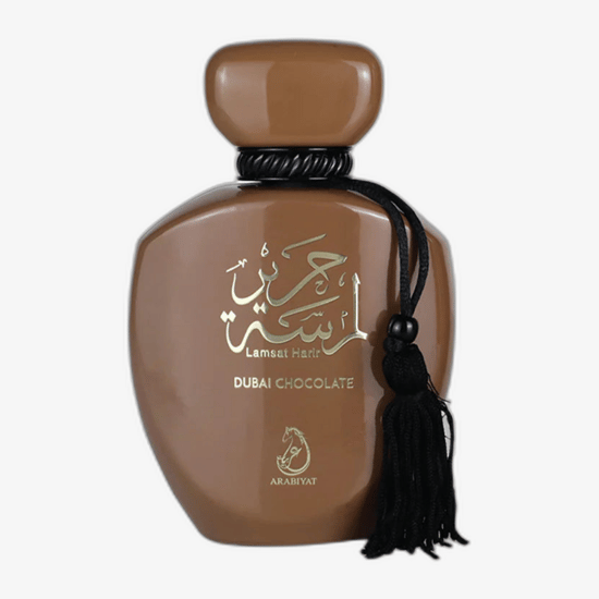 Флакон элегантного парфюма Arabiyat Prestige Lamsat Harir Dubai Chocolate EDP с изысканным обликом