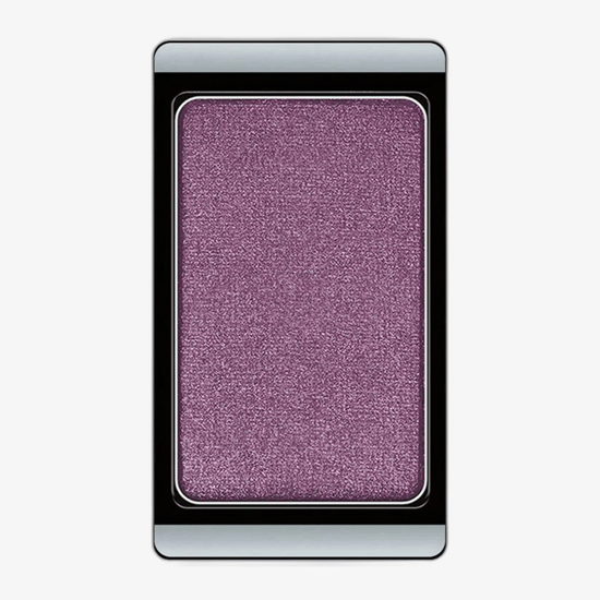 Close-up of Artdeco Eyeshadow Pearl in 96 Pearly Smokey Red Violet