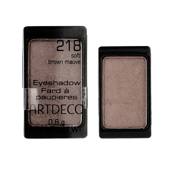 Дуохромные тени для век Artdeco Soft Brown Mauve крупным планом, характерный переливающийся финиш