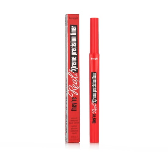 suur lähivõte Benefit They're Real! Xtreme Precision Liner 0