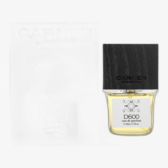 Carner Barcelona D600 EDP pudel lähedalt