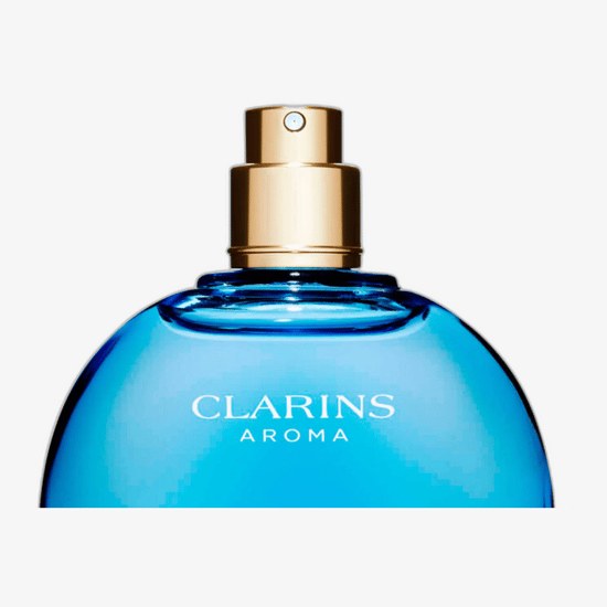 Clarins Eau Ressourcante Treatment Fragrance – оригинальная упаковка и элегантная простота Флакон Clarins Eau Ressourcante Treatment Fragrance в атмосфере свежести и умиротворения