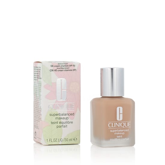 Close-up of Clinique Superbalanced Makeup (CN 40 Cream Chamois VF) bottle