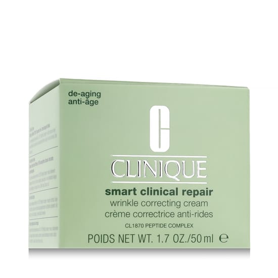 Баночка крема Clinique Smart Clinical Repair крупным планом