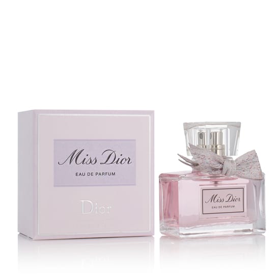 Бутылка аромата dior christian miss dior (2021) вблизи