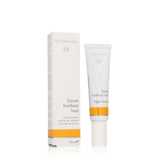 Бутылочка сыворотки Dr. Hauschka Night Serum вблизи