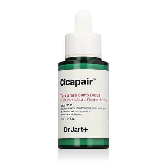 Dr.Jart+ Cicapair™ Tiger Grass Camo Drops SPF minimalistlik roheline pudel, lähedalt vaadeldav tilkumisotsik