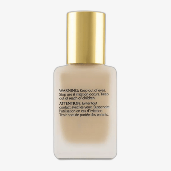 Флакон тонального крема Estée Lauder Double Wear SPF 10 оттенок 1N0 Porcelain на светлом фоне