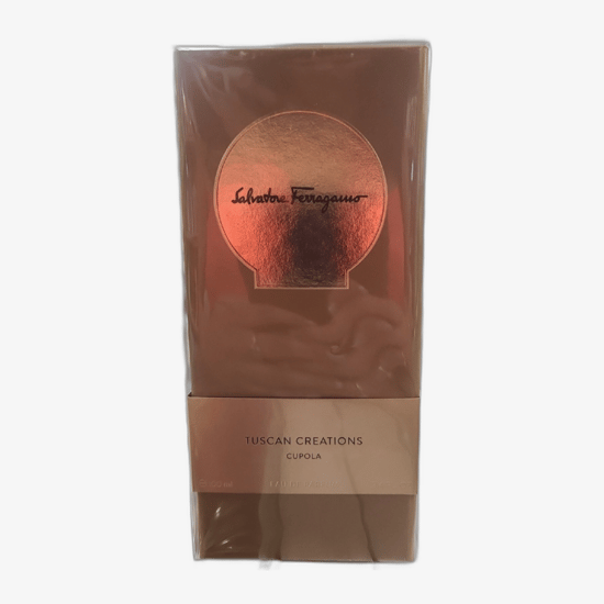 Крупный план флакона Ferragamo Tuscan Creations Cupola EDP