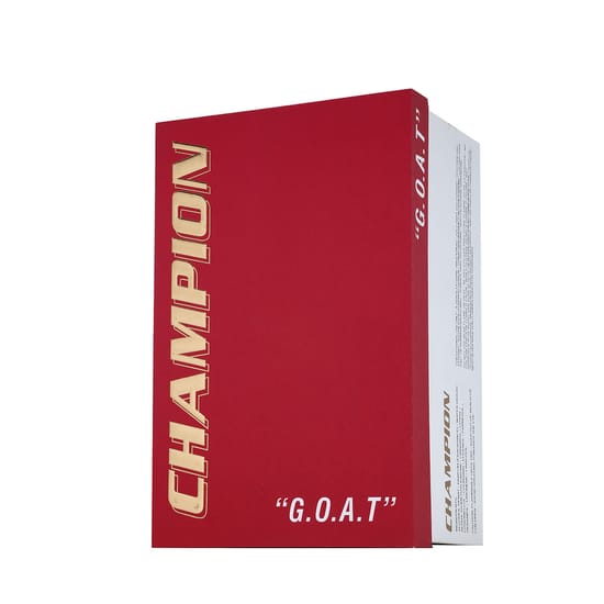 Элегантный флакон Fragrance World Champion G.O.A.T EDP