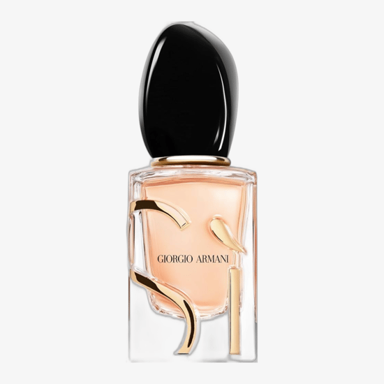 Elegant bottle of Giorgio Armani Sì Parfum close-up