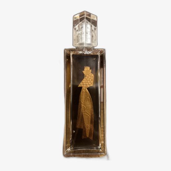 Флакон аромата Givenchy Hot Couture EDP крупным планом