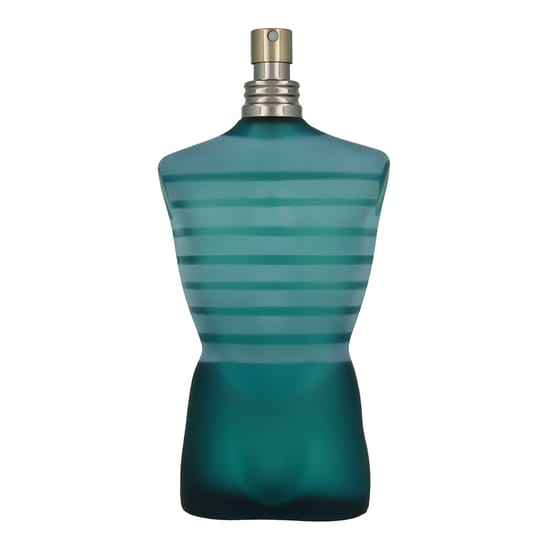 Бутылка Jean Paul Gaultier Le Male EDT вблизи