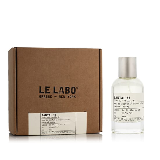 Le Labo Santal 33 parfüümi pudel lähedalt
