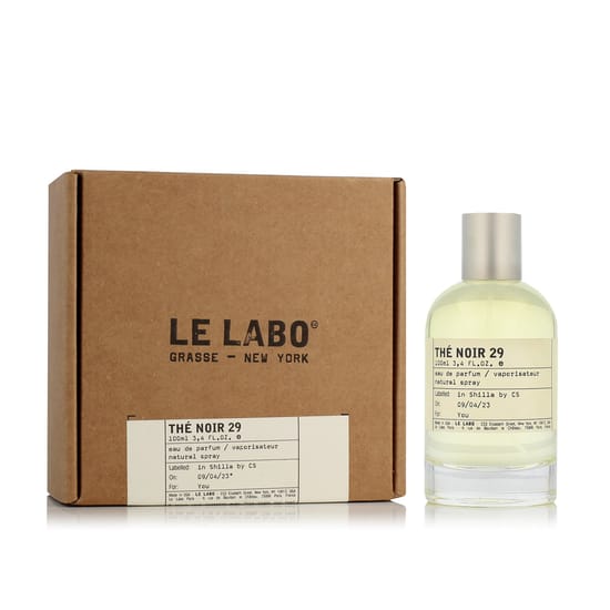 Оригинальная упаковка парфюма Le Labo Thé Noir 29 Бутылка парфюма Le Labo Thé Noir 29 крупным планом