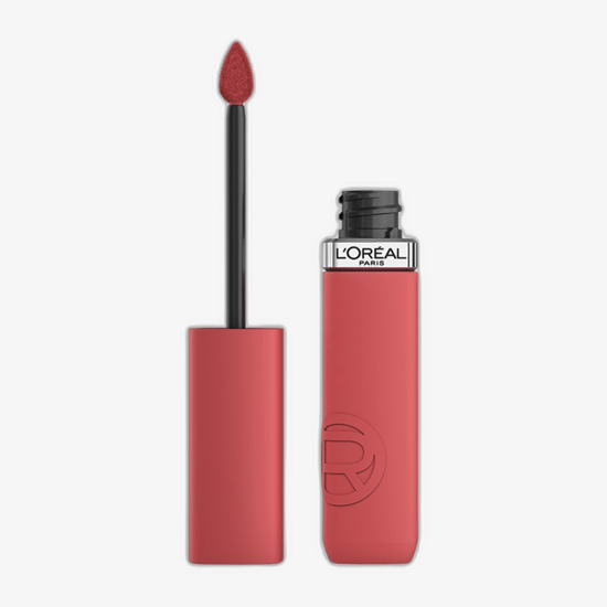 Lähivõte L'Oréal Paris Infaillible Matte Resistance Lipstick varjus 230 Shopping Spree