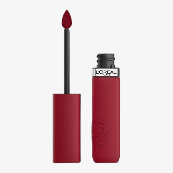 Lähivõte L'Oréal Paris Infaillible Matte Resistance huulepulgast toonis 420 Le Rouge Paris
