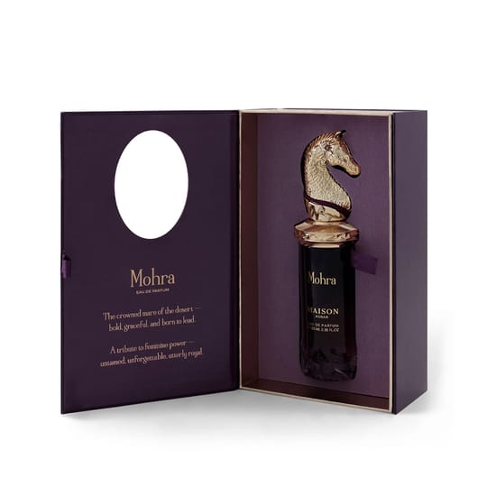 Бутылка парфюма Maison Asrar Mohra EDP вблизи