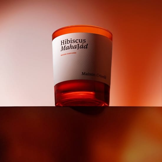 Maison Crivelli Hibiscus Mahajád — свеча для стильного интерьера Утончённая ароматическая свеча Maison Crivelli Hibiscus Mahajád с изысканным ароматом