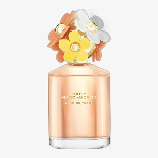 Коробка аромата Marc Jacobs Daisy EDT Флакон аромата Marc Jacobs Daisy EDT вблизи