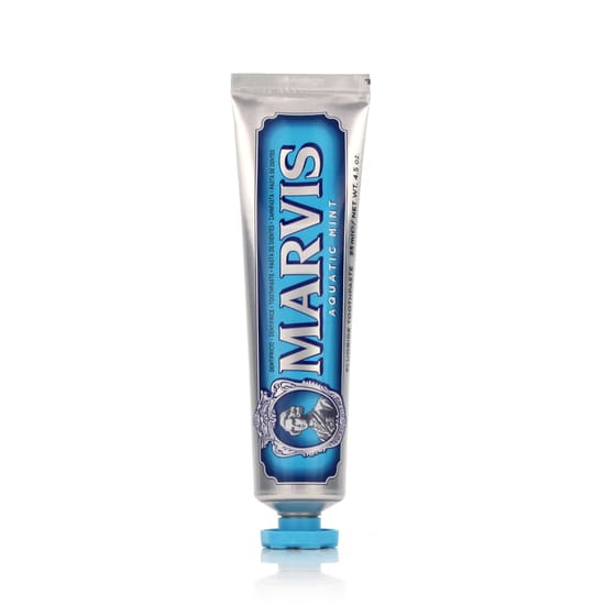 Marvis Aquatic Mint hambapasta toru lähivõte