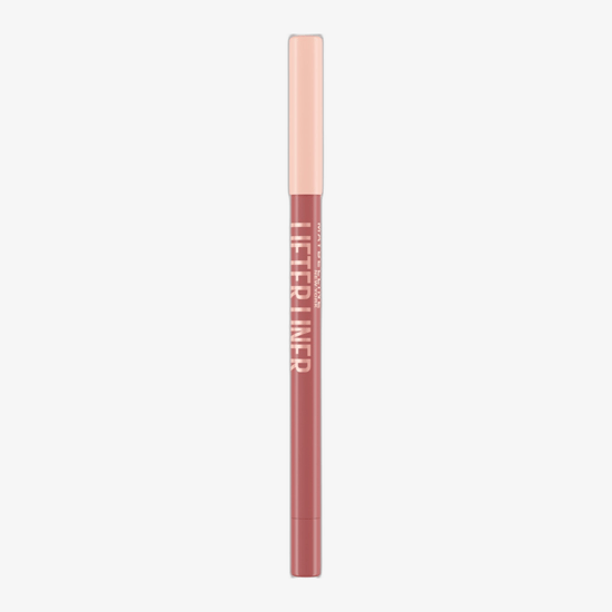 Крупный план применения карандаша для губ Maybelline Lifter Liner (05 On It)