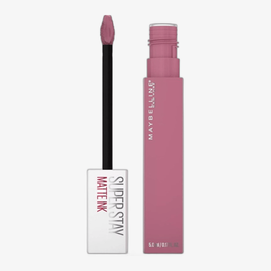 Бутылочка помады Maybelline Superstay Matte Ink (180 Revolutionary) крупным планом