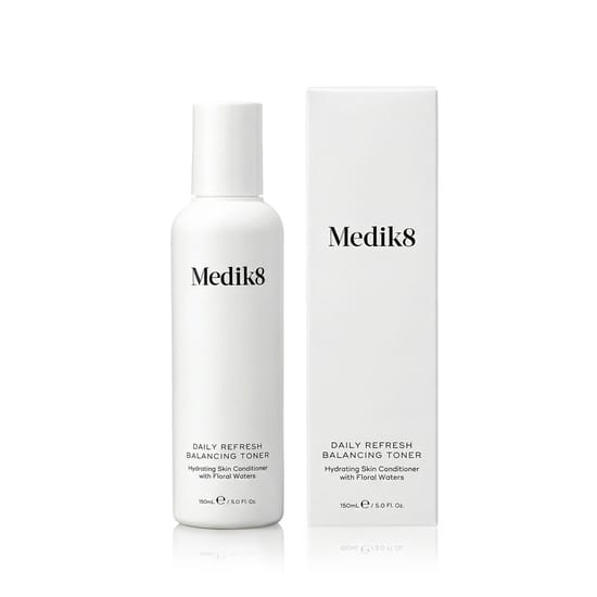 Medik8 daily refresh balancing toner pudeli lähivõte
