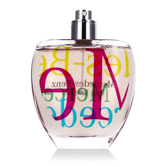 Флакон Mercedes-Benz for Her Pop Edition EDP крупным планом на светлом фоне