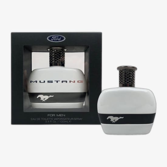 Флакон mustang white edt вблизи