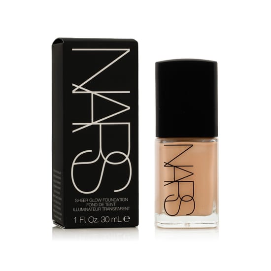 Lähedalt NARS Sheer Glow Foundation (Medium 2 - Santa Fe)