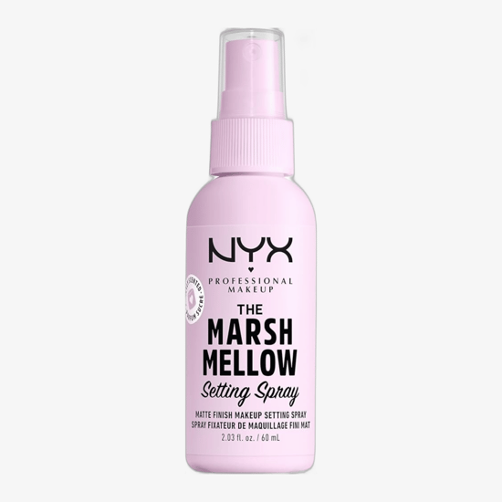 Крупный план флакона спрея Marshmellow от NYX Professional Makeup