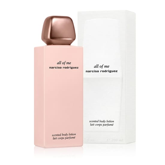 Бутылка лосьона для тела Narciso Rodriguez All Of Me крупным планом