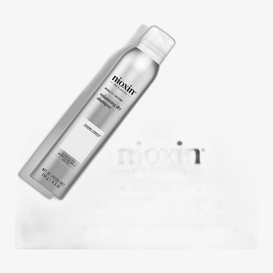 Kuivšampoon Nioxin Density Defend juuksemahu lisamiseks Nioxin Density Defend volumising kuivšampoon pakendis