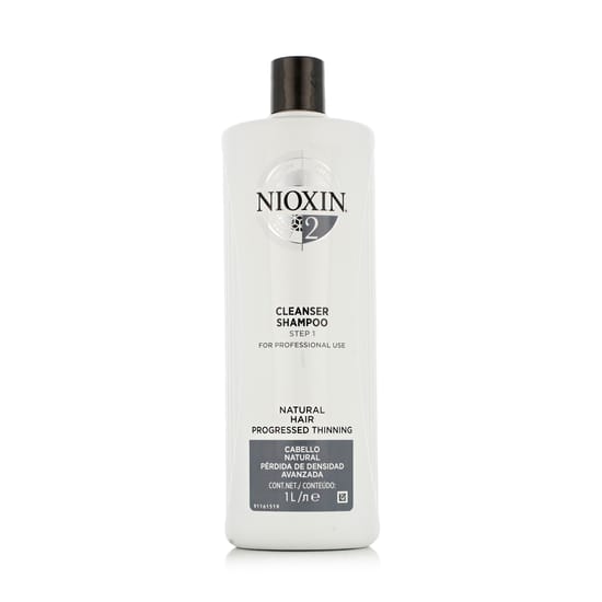 Nioxin system 2 puhastava šampooni pudeli lähivõte