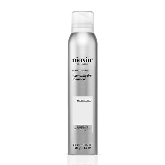 Kuivšampoon Nioxin Density Defend juuksemahu lisamiseks Nioxin Density Defend volumising kuivšampoon pakendis