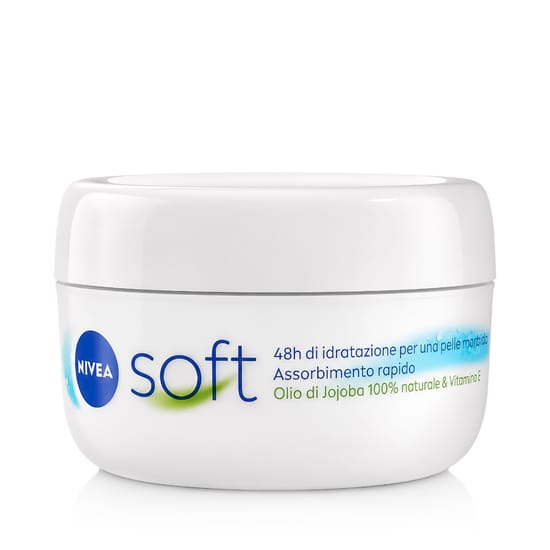 Упаковка Nivea Soft 48H увлажняющего крема Баночка с Nivea Soft 48H увлажняющим кремом крупным планом