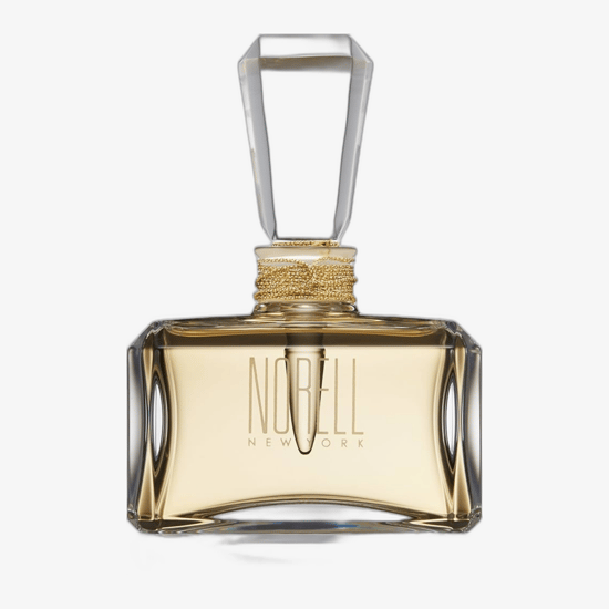 Бутылка Norell New York EDP вблизи