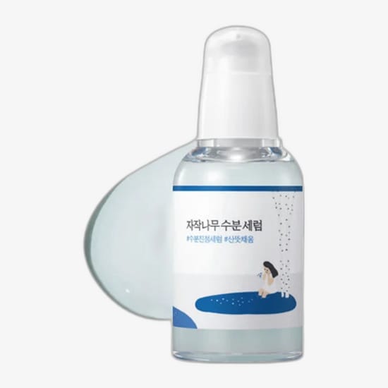 Упаковка Round Lab Birch Juice Moisturizing Serum Бутылка Round Lab Birch Juice Moisturizing Serum с крупным планом