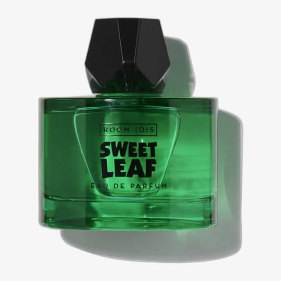 Бутылка Room 1015 Sweet Leaf EDP крупным планом