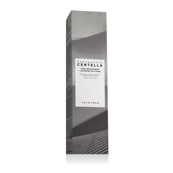 Крупный план геля-пены для умывания SKIN1004 Madagascar Centella Tone Brightening