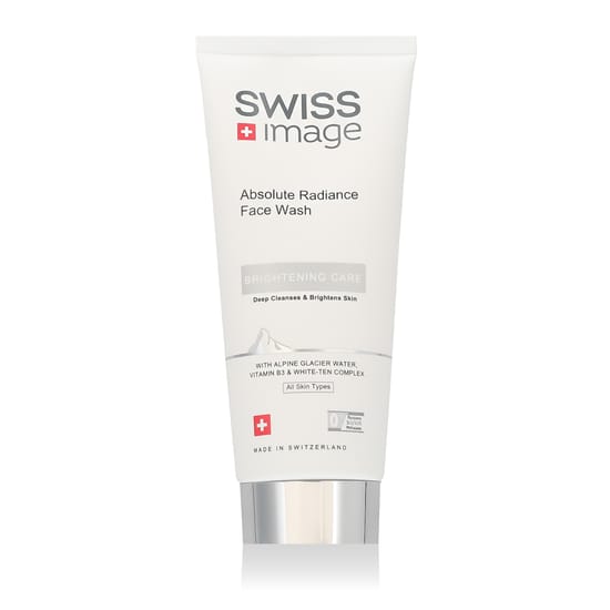 SWISS Image Brightening Care Absolute Radiance näopesugeeli pakend Lähivõte SWISS Image Brightening Care Absolute Radiance näopesugeeli pudelist