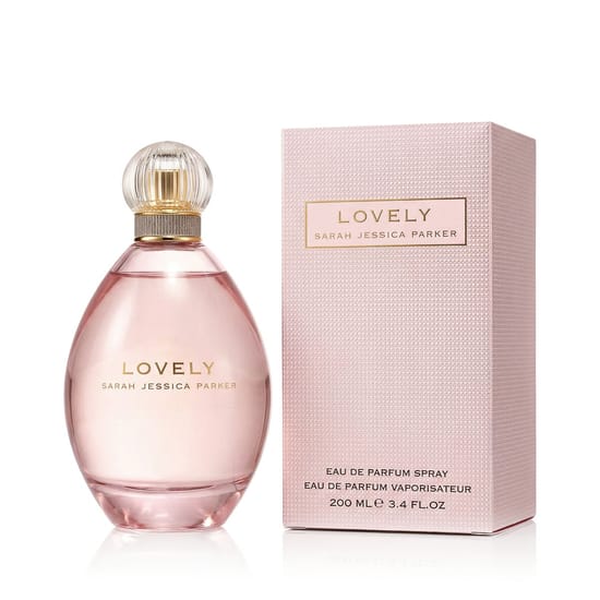 Флакон аромата Sarah Jessica Parker Lovely EDP вблизи