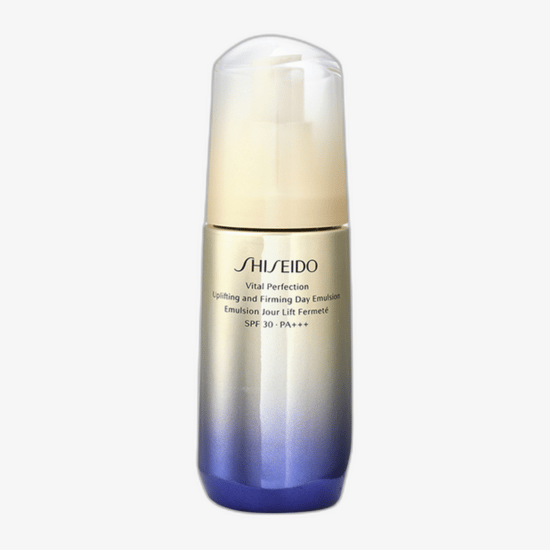 Крупный план Shiseido Benefiance Wrinkle Smoothing Day Emulsion SPF 30
