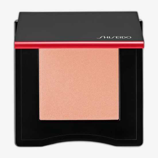 Крупный план румян Shiseido InnerGlow CheekPowder (03 Floating Rose)